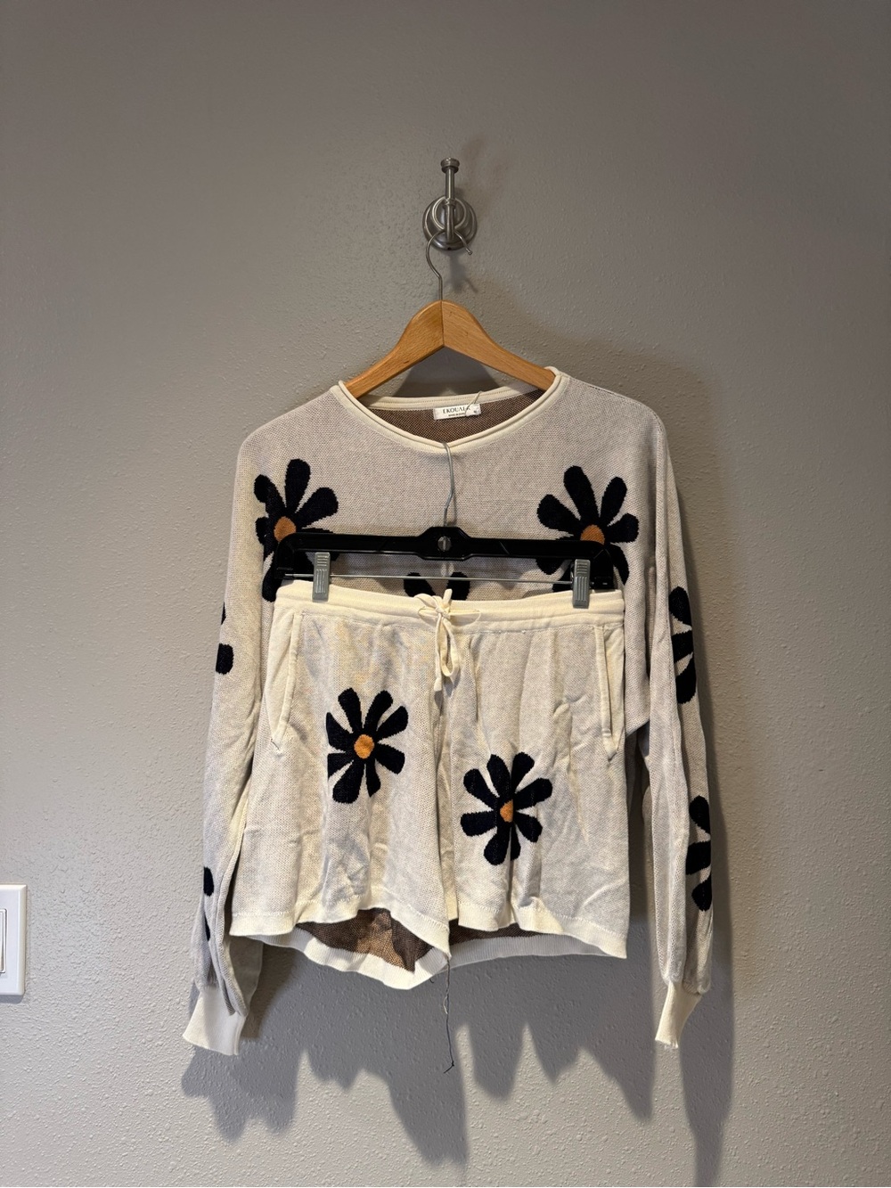 Ekouaer Daisy Floral Knit Sweater & Shorts Lounge Set Medium
